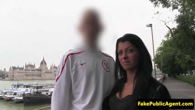 Пикапер оттрахал брюнетку толстым членом - #1