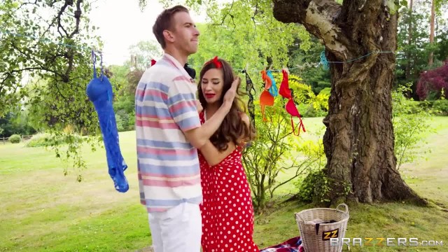 Пикник в лесу закончился сексом - #1