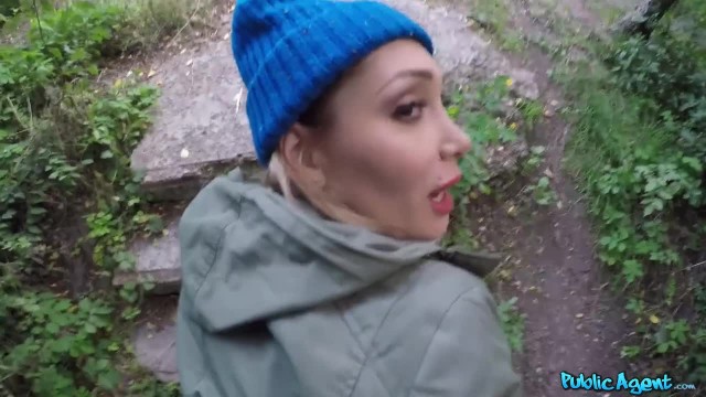 Молодая красотка отдалась пикаперу в лесу - #4