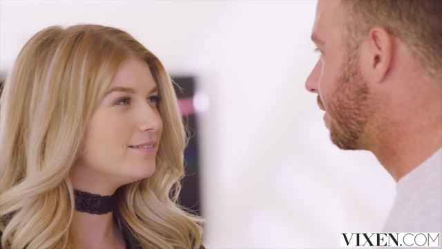 Красивая блондинка оседлала член бывшего - #2